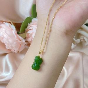 Hänge halsband av kvalitet hantverk naturligt Hetian Jade Pure Nephrite Pixiu halsband fina smycken tillbehör