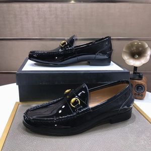 Lüks Erkekler Erkek Sivri Büyük Boyut 46 Tasarımcı Loafers Marka Deri Erkek Elbise Moda Oxford Business Tasarım Oxford S