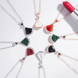 Necklaces Small skirt Fritillaria S925 sterling silver necklace fan pendant White Fritillaria carnelian shell clavicle chain