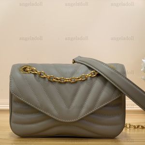 10A Mirror Quality Designers New Wave Chain Bag Liten 21CM Taupe Damväska Quilted Handväska i äkta läder PM Flap Handväska Pochette Crossbody axelremsväska med låda