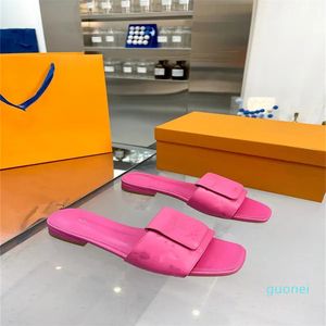 Дизайнерские сандалические женщины мужчины резиновый кожаный слайд -сандалийские туфли обувные клинья сандалии пляжные тапочки роскошные 2023