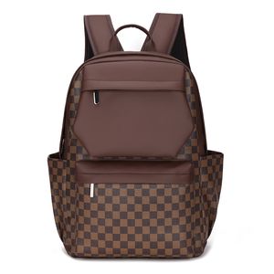 Großhandel Herren Umhängetaschen 8 Farben leichter Reiserucksack aus weichem Leder leichte wasserdichte Outdoor-Freizeitrucksäcke Laptoptasche mit großer Kapazität 2208#