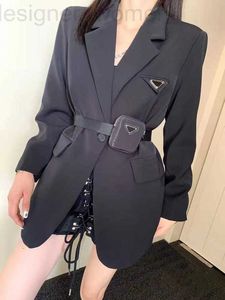 女性のスーツブレザーデザイナートライアングルラベルファッションウエストバッグベルトスーツトップD7A1