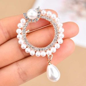 Pins Brooches New imitation pearl flower brooch Cute gold crystal brooch Women's clothing lapel pin buckle Jewelry accessories gift G220523