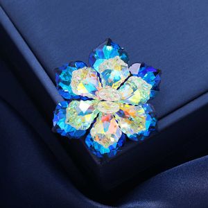 ピンブローチshmik women's Luxury Flowering Lighning Lighing Fater Diamond Brooch Excisite Plant Party Party Wdding Dosts Jewelry Accessories G220523