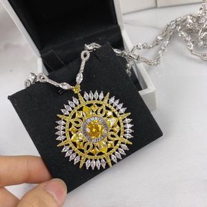 Halsband High Fashion Luxury Sparkling Zircon Necklace For Women Party Wedding Clean Crystal Gorgeous Pendant Chain Fine Jewelry Bijoux