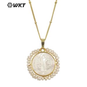 Halsband WTJN157 Partihandel Fashion Gold Plated Handmade Wire Wrapped Freshwater Pearl Christian Cross Necklace in White Shell