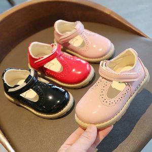 Scarpe piatte Baby Fashion British Primavera Autunno Toddler Girls Bambini Vintage Hollow Out Pu Leather Princess Dance Kids Shoe