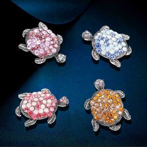 Pinos broches de luxo cristal requintado broche de tartaruga para feminino clássico shinestone metal animal acessórios