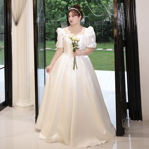 Plus storlek bröllopsklänning satin elegant skoka korta ärmar snörning bakre brudklänningar högkvalitativ tyg