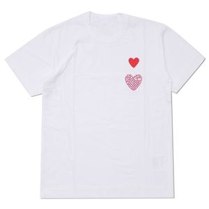 CDG Högsta kvalitet broderiedesigner Mens T Summer Shirts mode Womens CDGS Kort ärm Spela Heart Badge Top Clothe Quanlity Tshirts Cotton H4