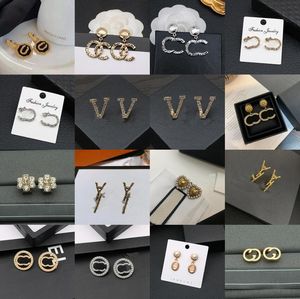 Famose donne marca lettera designer orecchini a bottone di alta qualità placcato oro 18 carati stile retrò geometria anello pendente orecchio earloop regalo di gioielli di San Valentino