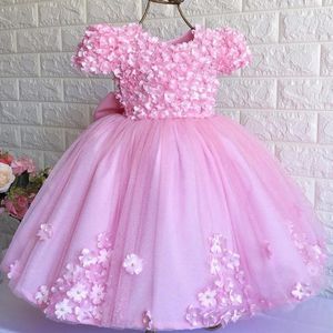 Pink Ball Gown Infant Party 3D Flower Kids Birthday Pageant -klänningar med Bow Tie Hollow Back Toddler Baby Wedding Gästklänningar 326 326