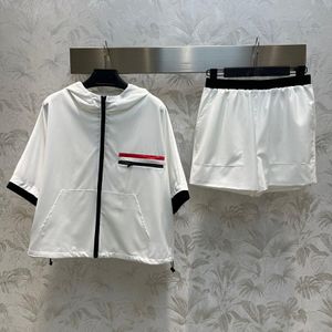 여성 트랙 슈트 디자이너 여성 패션 2 조각 세트 여름 태양 보호 운동복 캐주얼 야외 반바지 재킷 땀 147