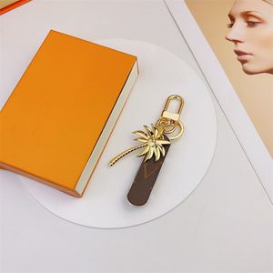 2023 Designer Keychains Skateboard Letter Keychain Bag Charm Pendant Car Keyring Gold Key Chain Fashion Men Women Key Buckle