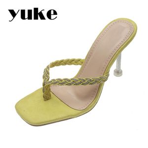 Hausschuhe YUKE Damen Weave Modern Style Bling Design Weibliche Slides Plus Size Flip Flops Stiletto Party Sexy Damen Sandalen