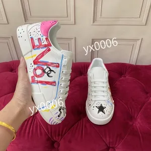 2023 New Hot Casual Shoes 스니커 플랫폼 신발 가죽 디자이너 레이스 업 남자 패션 스니커즈 화이트 블랙 남성 여성 여성