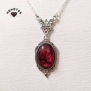 Colares pendentes Gothic Blood Red Quartz Charm Colar Butterfly para mulheres Acessórias de jóias de bruxa em relevo Vintage Chokers 230522