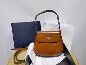 10A高品質のクレオ女性ショルダーバッグ24cm豪華なデザイナーハンドバッグシンプルなファッション光沢のある革の女性アンダーアームバッグプラッドクラッチフラップサッチェル送料無料