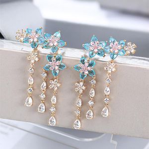 Knot Vacker mini Daisy Tassel örhängen Luxury Gold Plating Women Zircon Jewelri Crystal Angel Ear Sweep Climber Earrings Senyu