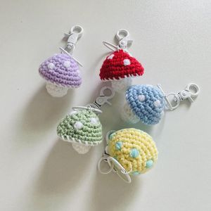 Keychains Cogumelo fofo para chaves de carro Moda de malha tecida de mão coreana Mulheres pingentes de chaveiro por atacado