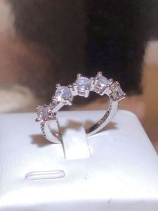 Anel de casamento Europeu e americano Mulheres doces quadrados de zircão diamante diamante dourado anel de platina Platinum Girls Party Jewelry Birthday Birthday Gift