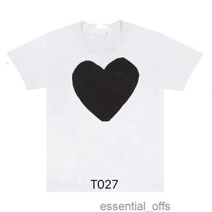 23s Plays Designer Mens T Shirts Women's Cotton Embroidery Love Eyes Tshirt Loose Casual Par Style Tryckt Kort ärm Bottom6dbh