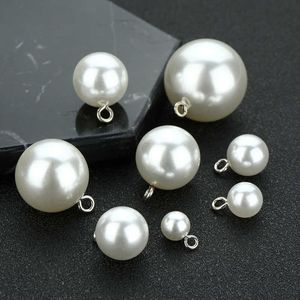 Sy Notionsverktyg 50 Imitation Pearl Handle -knappar för grossistkläder Elegant och slät plastmodekoration som används för att sy brudens skjortor P230523