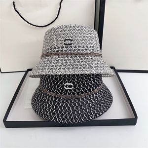 Modedesigner Bucket Hat Sommar Halmhatt För Kvinnor Män Sommar Strandresor Solhatt Lyx Keps Formell väv Fiskarhattar