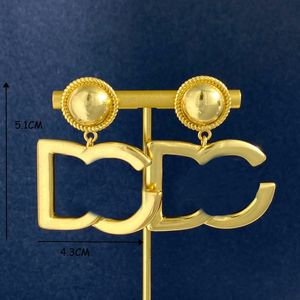 Luksusowe litery Hoop kolczyki projektantki kolczyka dla kobiet męskie złoto srebrne obręcze projektanci biżuteria urok Dangle Ears Pierścienie Orecchini Huggie