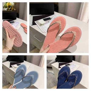 2023 Designer Slippers Clip Toe Woman Sandals Casual Female Flats Slides Beach Footwear New Flip Flops Ladies Fashion Footwear TB Canvas