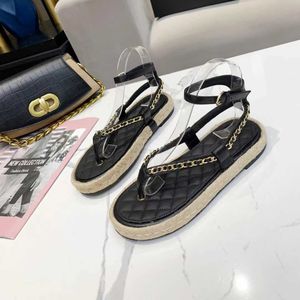 Kvinnor Summer Sandals Fasshion Thong Sandals Chain Espadrilles Sewing Leisure Beach Flats Runway Outfit Gladiator Sandals Woman X230523