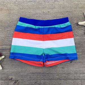 Pantaloncini da uomo Costume da bagno per bambini di 2-8 anni Pantaloncini da spiaggia ad angolo piatto a righe colorate 136Uomo