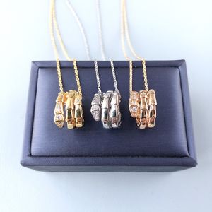 Designer Collezione Stile Collana Testa Coda Impostazioni Zircone ceco Diamante Serpente Serpente Serpente Ciondolo Catena clavicola