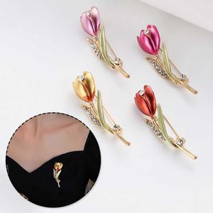 Pins Brooches New Rhinestone Tulip brooch Luxury brand Red Rose brooch Women's wreath Lapel Pin Wedding Party Emblem Jewelry Gift G220523