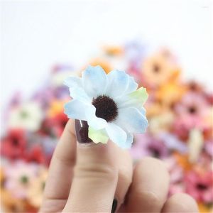 Decorative Flowers 50pcs/bag 4cm Silk Small Daisies Artificial Fabric Wedding Wall Floral DIY Art Craft Party Home Decoration
