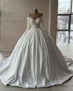 2023 Luxury Ball Gown Wedding Dresses Off Shoulder Lace Appliques Pearls Beads Long Sleeves Satin Bridal Gowns Custom Made Robe De Mariee Open Back