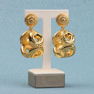 Huggie Jewelry Risultati dei gioielli in rame Grandi orecchini a cerchio per le donne Orecchini a fiori per il regalo di nozze per feste Gioielli di vendita caldi