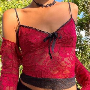 Canottiere da donna anni 00 Retro rosso floreale in pizzo Crop Top Sexy scollo a V Tie Up Bow Spaghetti Strap Camis Y2K Fairy Coquette Mesh Sheer Milkmaid Vest