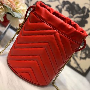 Borsa con coulisse trapuntata Borsa a mano con borsa da donna Fashion Hardware Lettere Borse a secchiello Chiusura con coulisse Catena Love Diagonal Straddle Bag