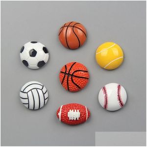 Magneti per il frigorifero Palla sportiva Adesivo per frigorifero Pallacanestro creativo Pallacanestro Calcio Resina Decorazione domestica magnetica Drop Delivery Ga Dhkrc