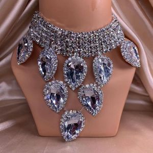 Necklaces Exaggerated Crystal Hollow Large Tear Drop Pendant Choker Necklace for Women Rhinestone Tassel Geometric Necklace Set Jewelry