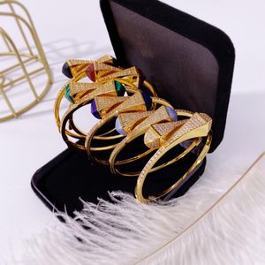 Armreif 2022 Trend Heißer Verkauf Marke Klassische Europa Berühmte Luxus Schmuck Armbänder Für Frauen Dreieck Pyramide Natürliche Edelstein Gold Farbe