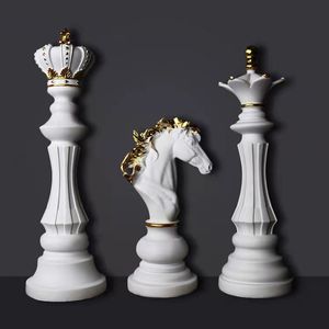 Decorative Objects Figurines 1Pcs Resin Chess Pieces Board Games Accessories International Chess Home Decor Simple Modern Chessmen Ornaments 230523