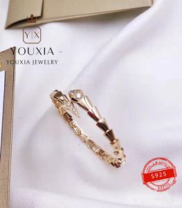 Bangle venda quente estilo ocidental cor prata personalizado cobra luz corpo ponto pulseira para homens e mulheres casais amor presentes jóias de luxo