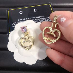 Gold Diamond Stamp Earrings Heart Pearl Stud Classic Brand Logo High Quality Metal Earrings Classic Birthday Party Jewelry 18K Gold Jewelry Wholesale