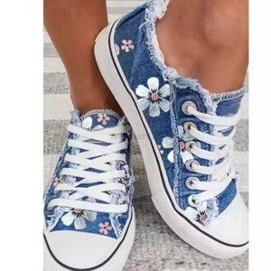 Sukienka buty nowe kobiety retro kwiatowy nadruk płócienna moda Student Spring Flat Flat-Up Sneakers Blue Casual Flats Y23