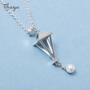 Halsketten Thaya Halskette für Frauen Römische Lampe Hohlwerbungen Perlen Anhänger Zirkon Silber Farbe 45 cm für weibliche Schmuck Trend Geschenk