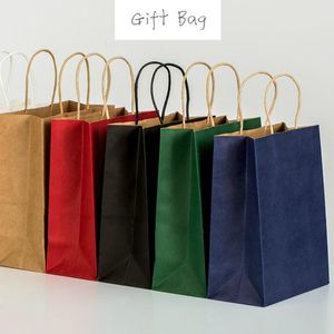 Present Wrap 45st Fashionabla Kraft Paper Bag med handtag/shoppingväskor Julbrun packning 21x15x8cm