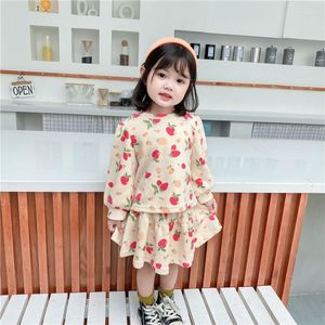 Completi di abbigliamento Vestito da ragazza Completo per bambini Autunno Cotone 2023 Stile Donna Bambino Primavera e Oceano Celebrità online Chic Fragola